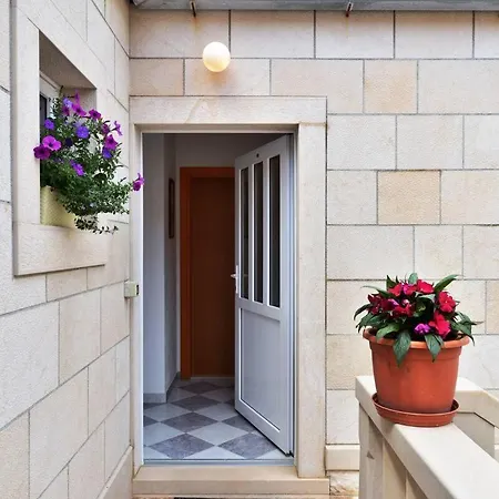 Katarina Apartman Bol